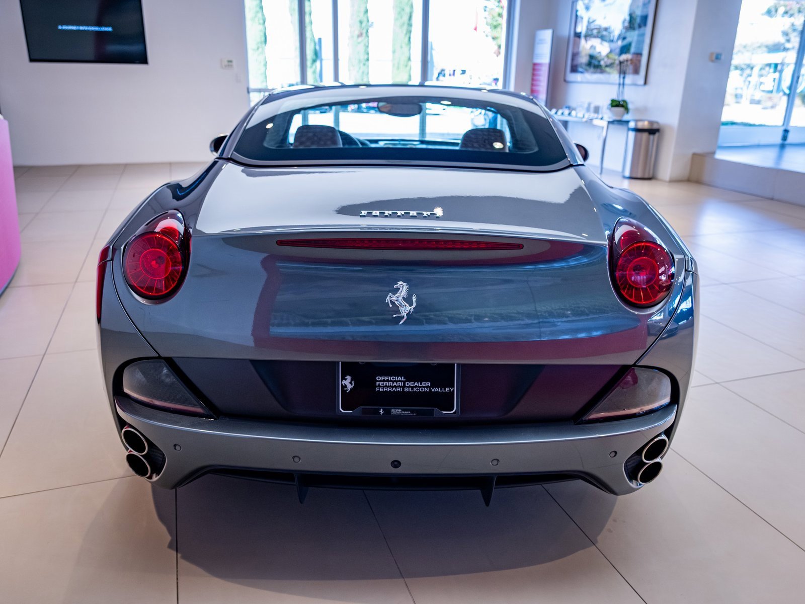 Used 2012 Ferrari California image 33