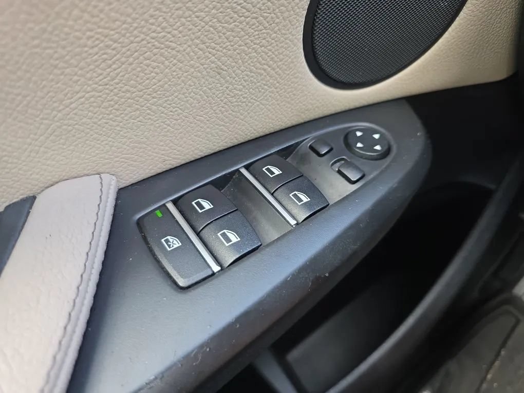 Used 2012 BMW X3 xDrive28i AWD/4WD image 26
