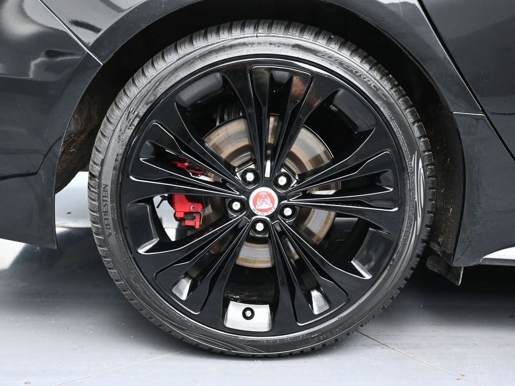 Used 2022 Jaguar XF R-Dynamic SE image 12