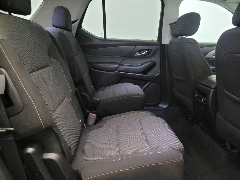 Used 2020 Chevrolet Traverse LT image 19