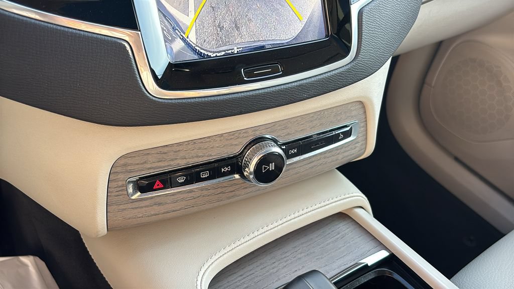 Used 2024 Volvo XC90 T8 Plus w/ Protection Package AWD/4WD image 20
