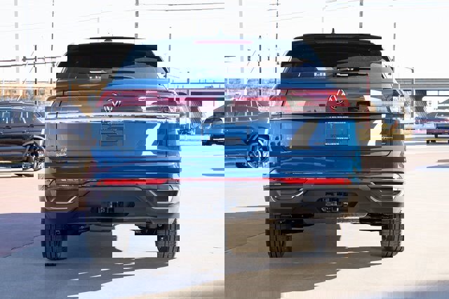 New 2025 Volkswagen Atlas Cross Sport SE image 5