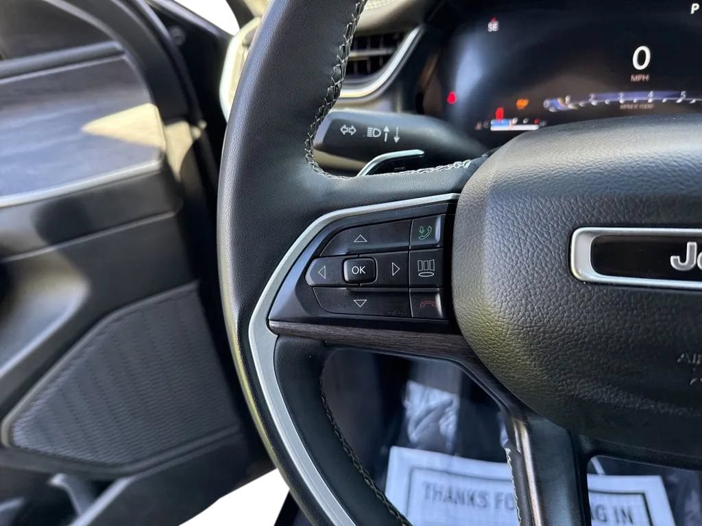 Used 2023 Jeep Grand Cherokee Limited AWD/4WD image 17