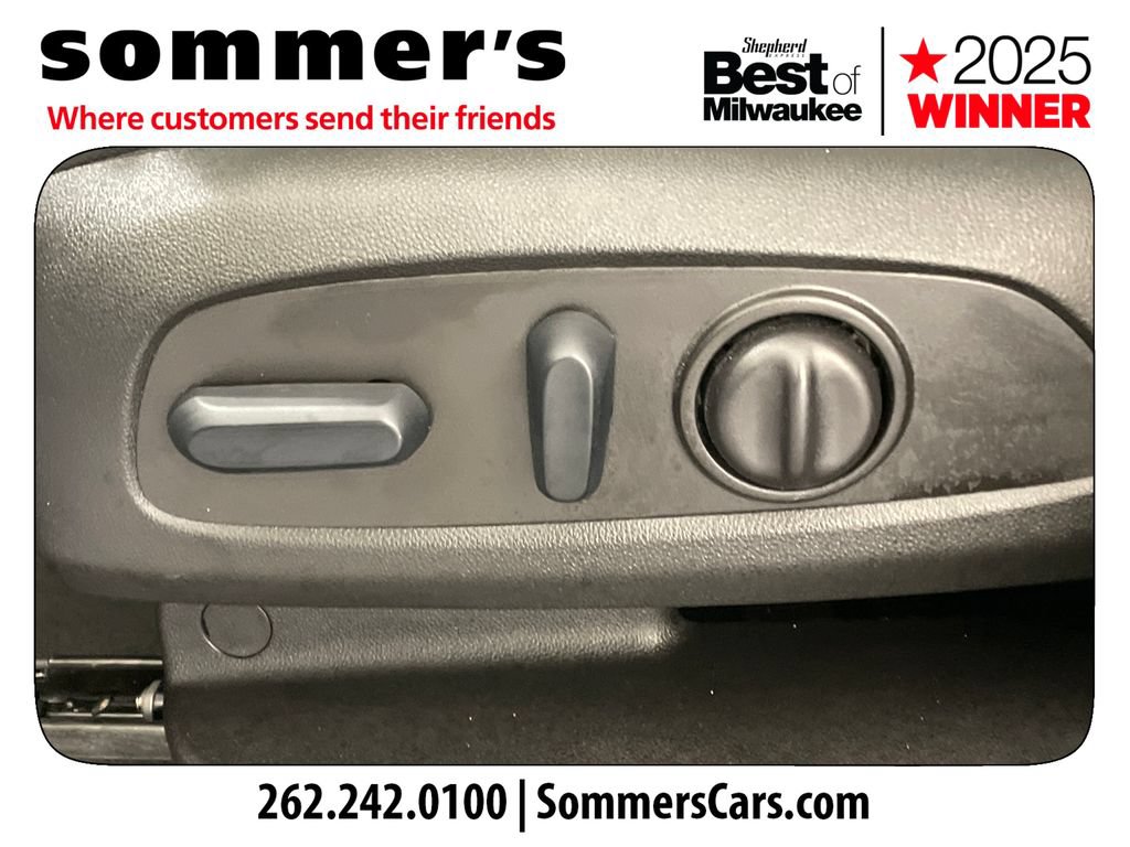 Used 2024 GMC Terrain SLT w/ Elevation Edition AWD/4WD image 10