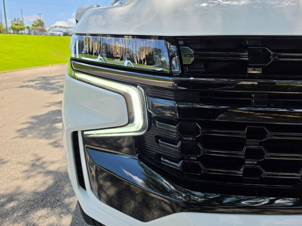 Used 2023 Chevrolet Suburban Z71 w/ Luxury Package AWD/4WD image 11