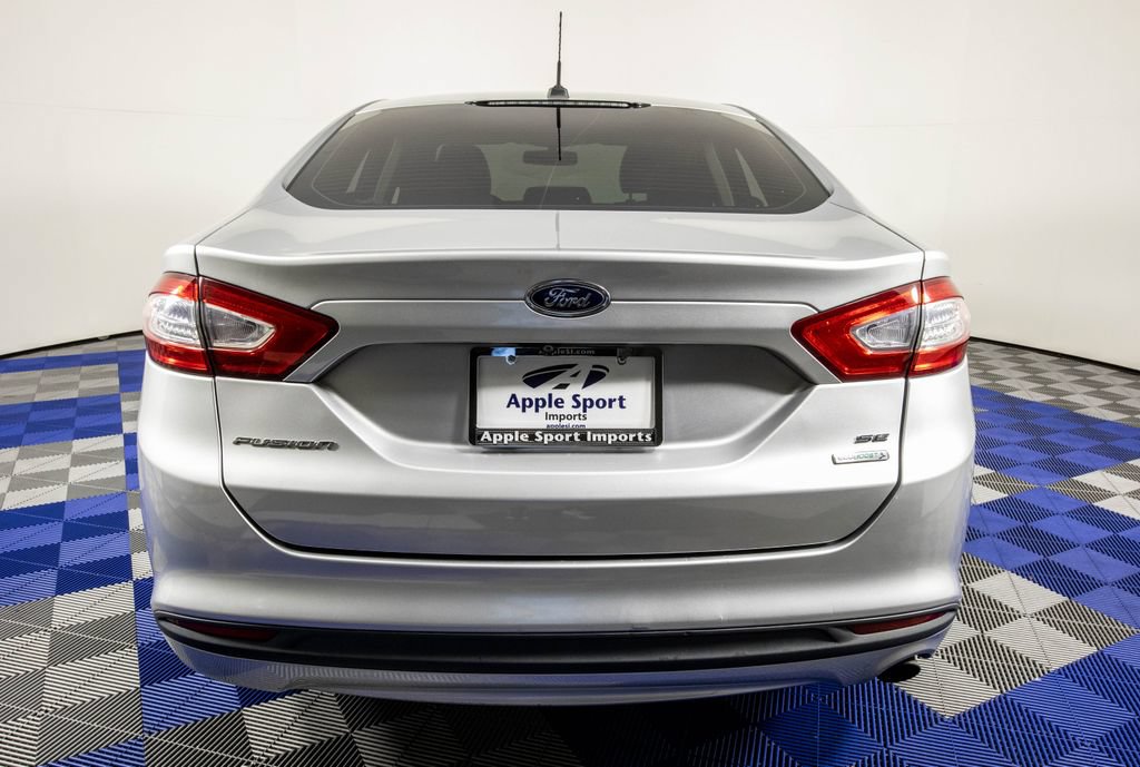 Used 2015 Ford Fusion SE w/ Equipment Group 202A FWD image 5