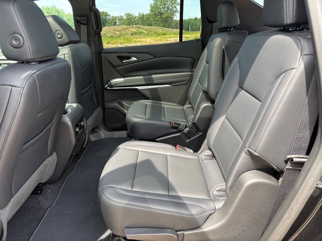 New 2027 Chevrolet Traverse LT w/ Sun and Wheel Package AWD/4WD image 45