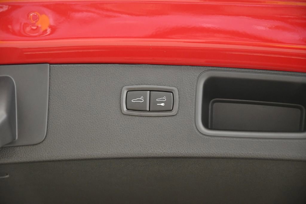 Used 2025 Porsche Macan Turbo image 55
