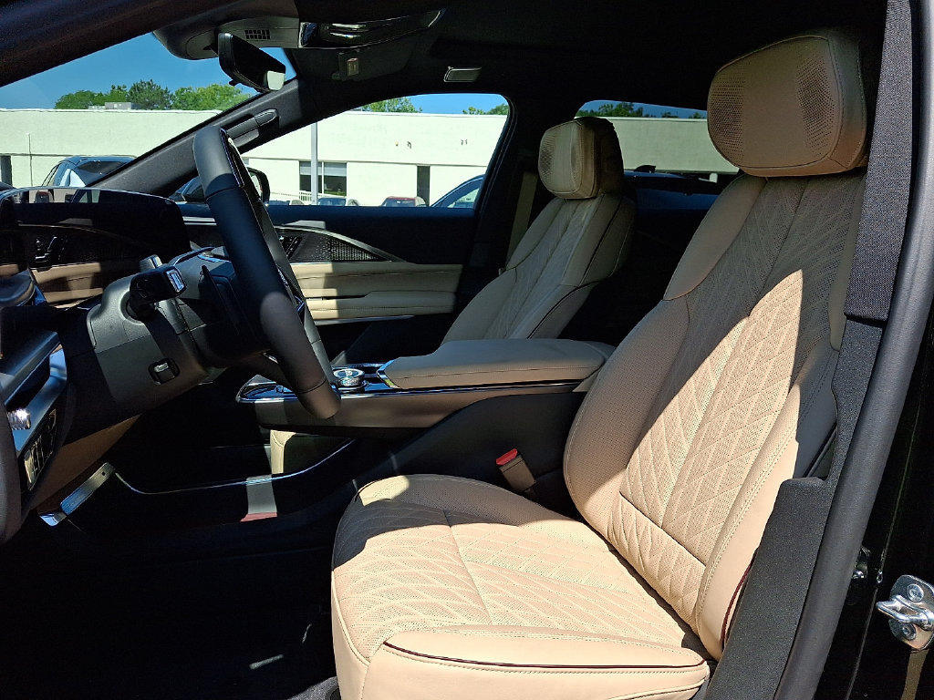 New 2026 Cadillac Lyriq Signature Luxury w/ Nappa Leather Package AWD/4WD image 9