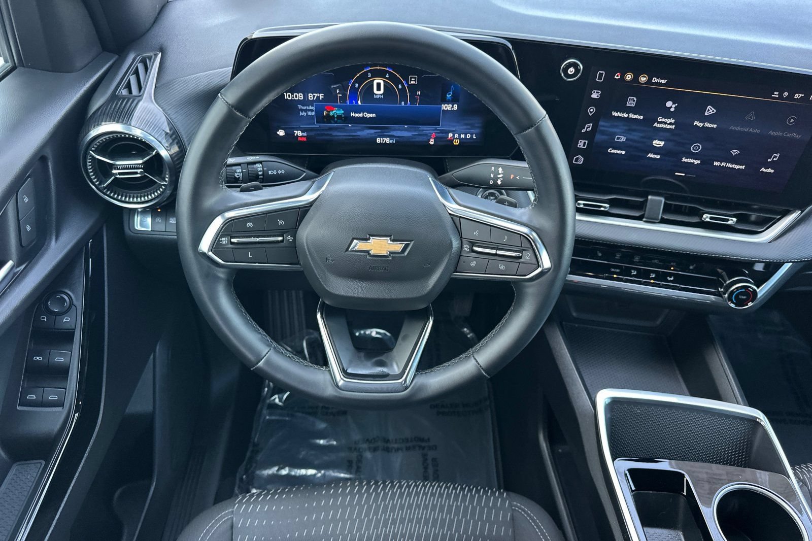 Used 2025 Chevrolet Equinox LT w/ Safety and Technology Package FWD image 17