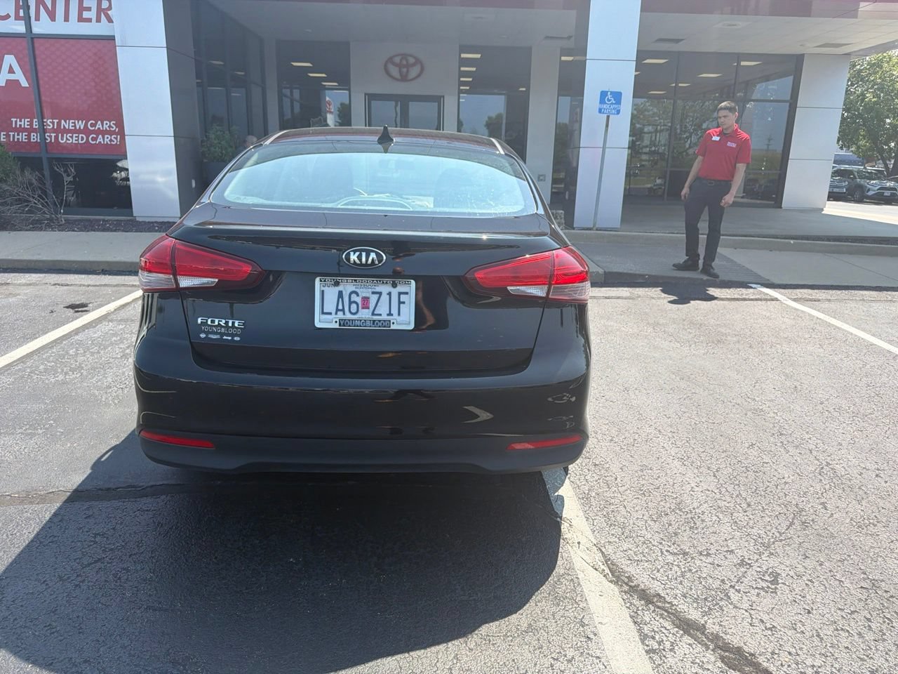 Used 2017 Kia Forte LX FWD image 7
