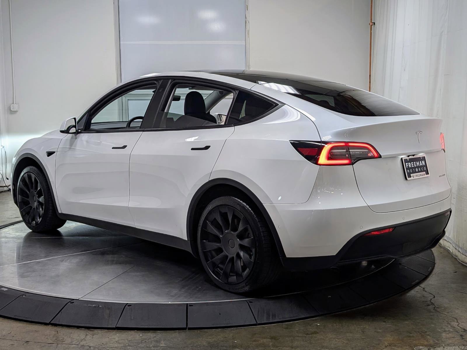 Used 2020 Tesla Model Y Long Range image 6