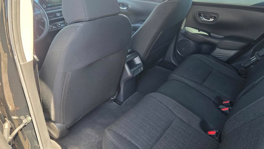 Used 2025 Honda HR-V LX image 11
