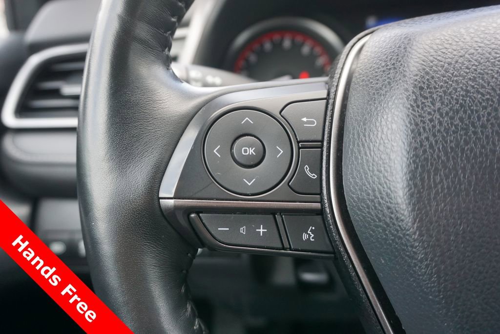 Used 2023 Toyota Camry SE image 4