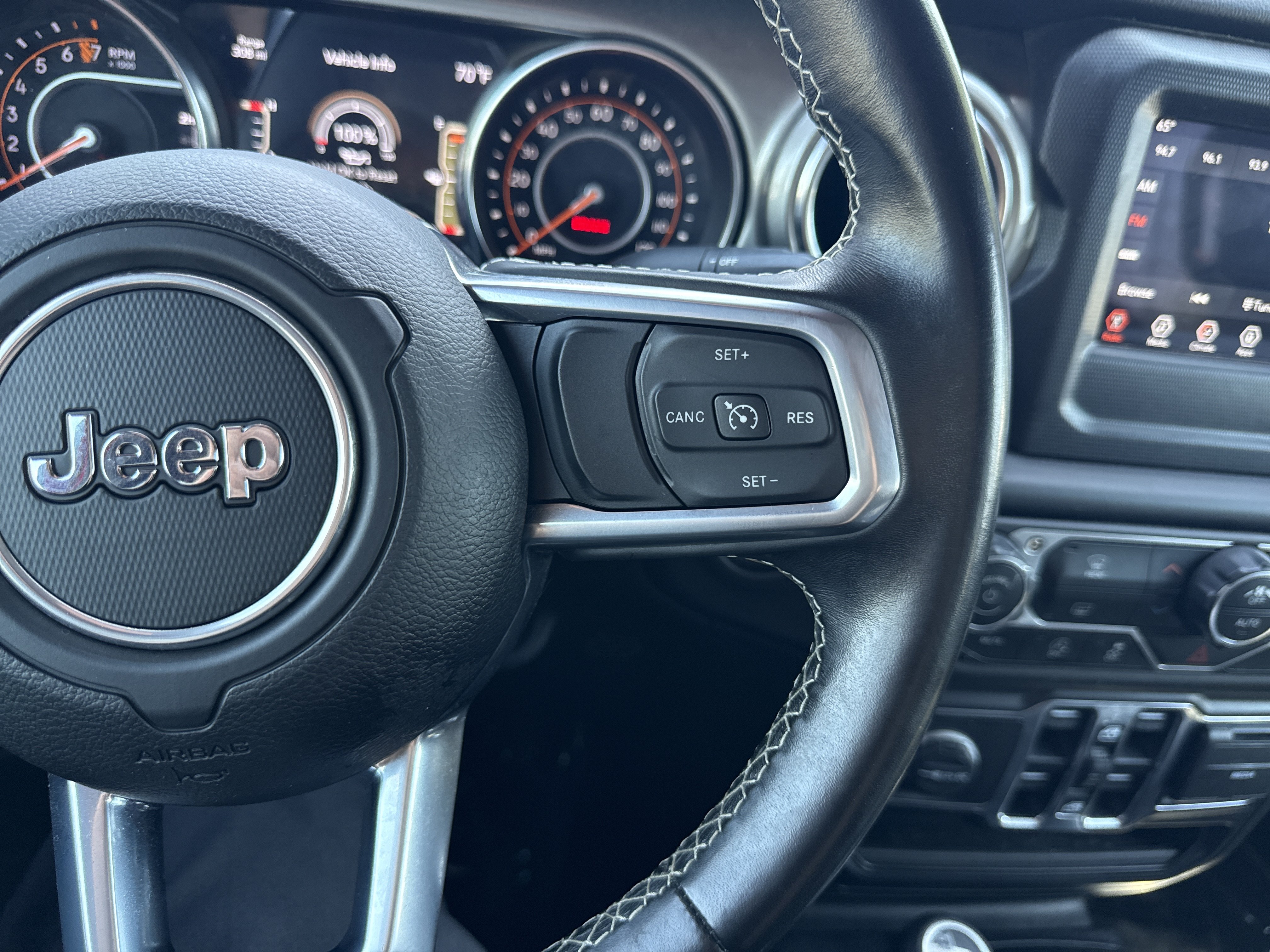 Used 2020 Jeep Wrangler Unlimited Sahara AWD/4WD image 20