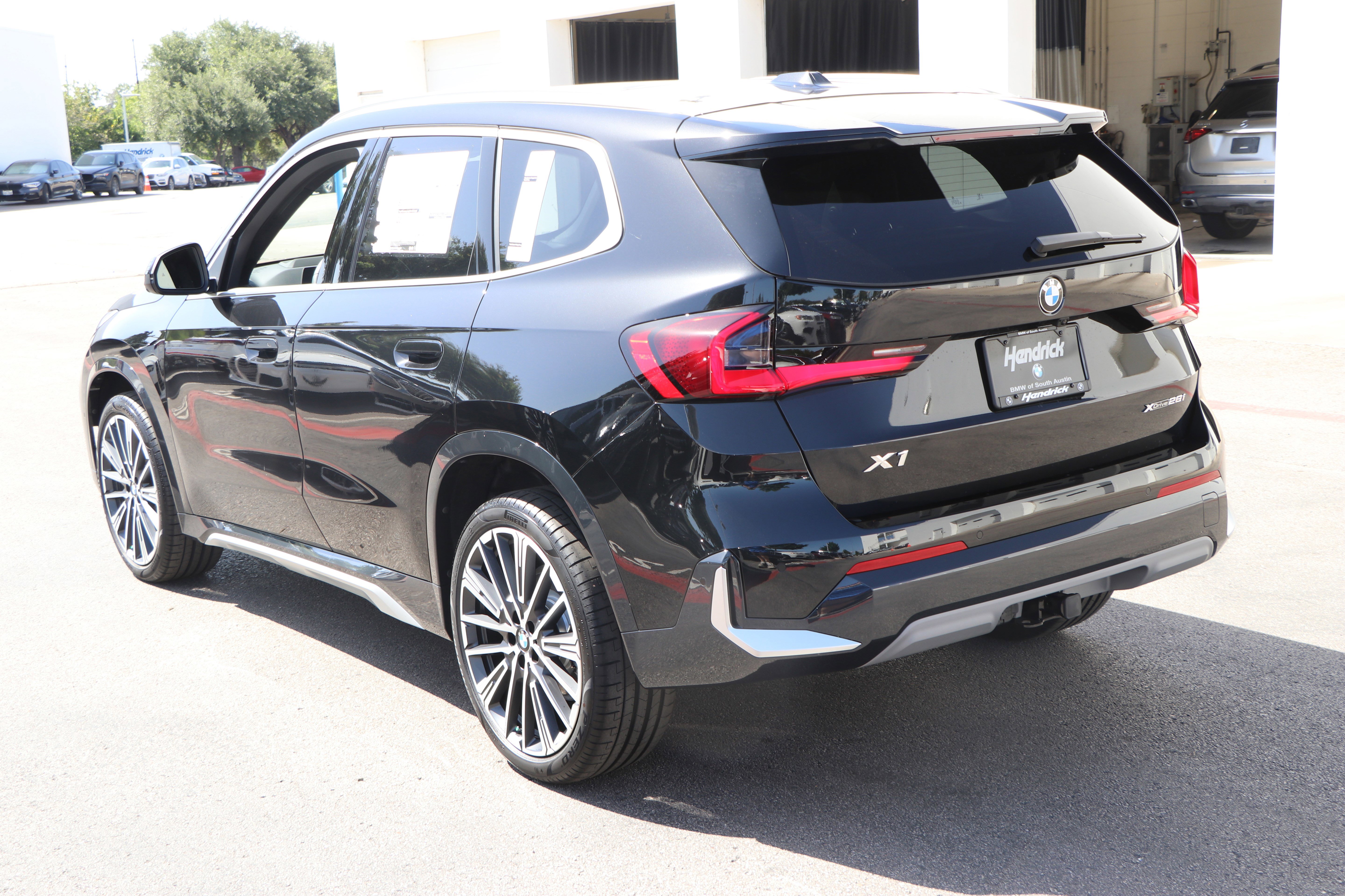 Certified 2025 BMW X1 xDrive28i w/ Technology Package AWD/4WD image 13