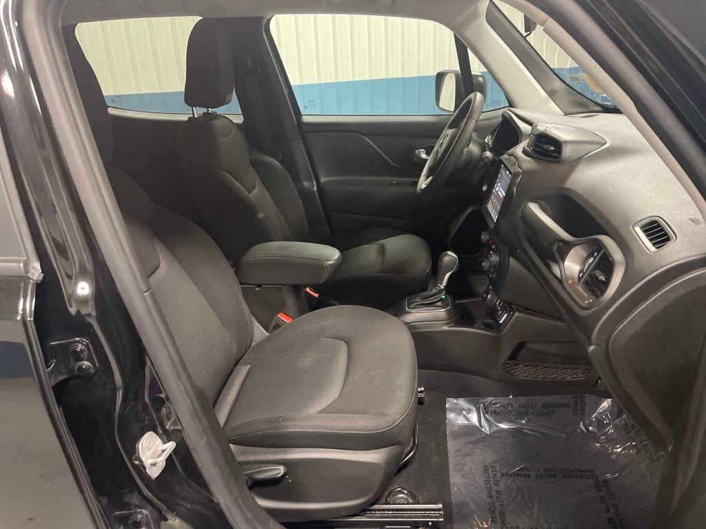 Used 2023 Jeep Renegade Latitude image 31