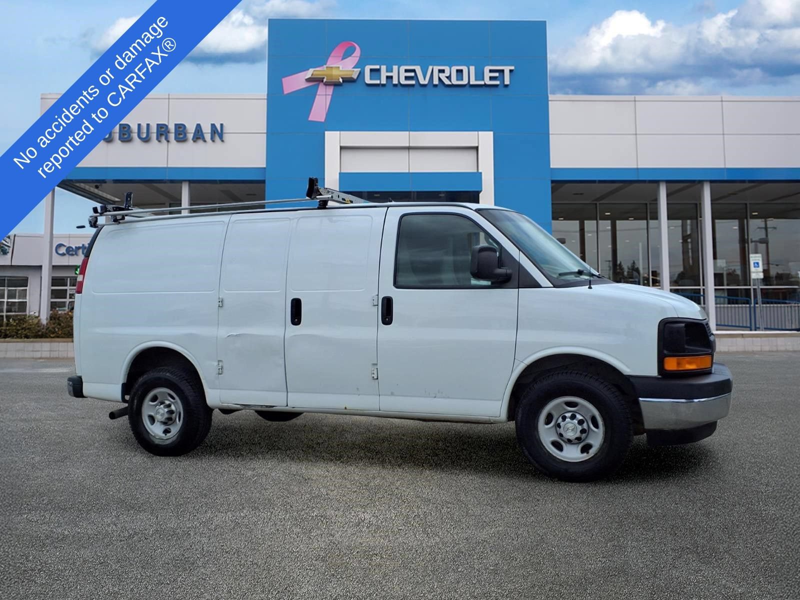 Used 2017 Chevrolet Express 2500 RWD image 4