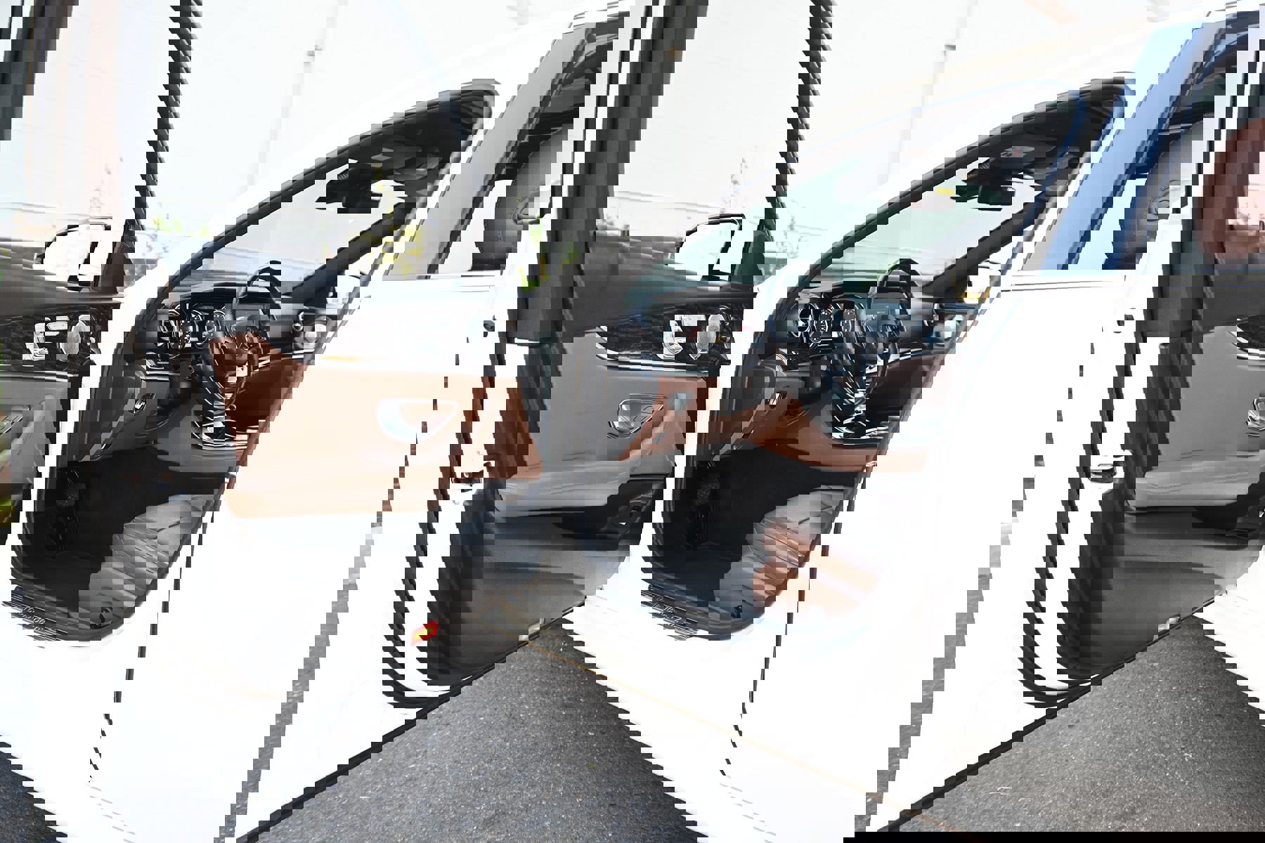 Used 2018 Mercedes-Benz E 300 image 20