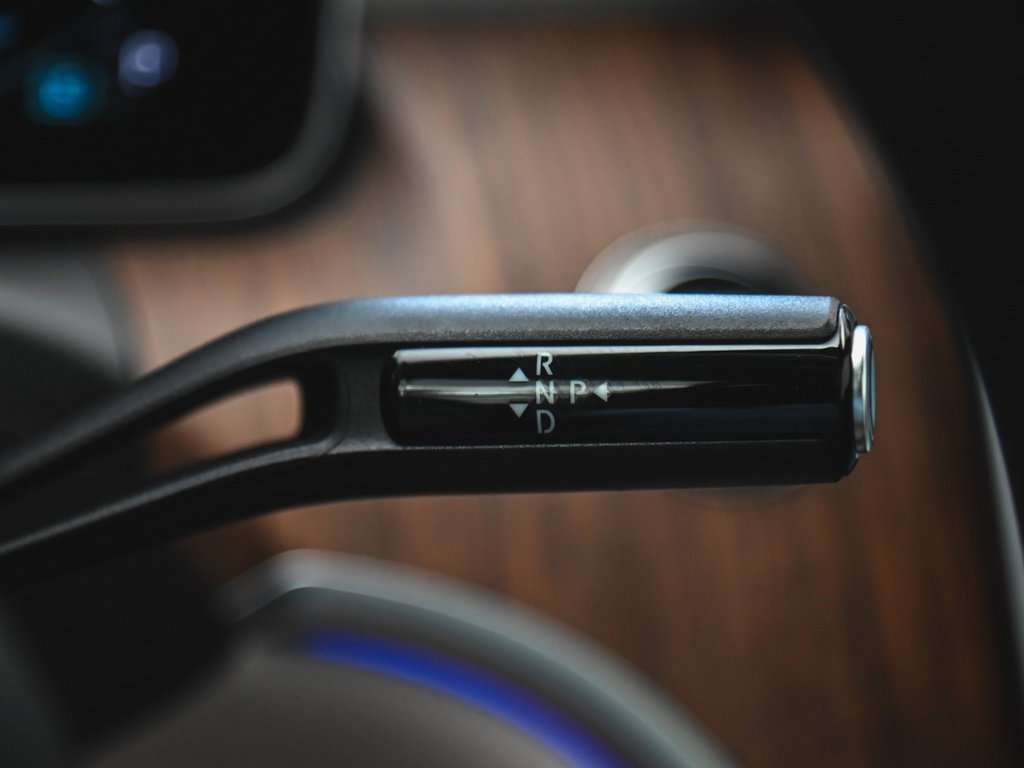 Used 2025 Mercedes-Benz CLE 300 4MATIC Coupe image 25