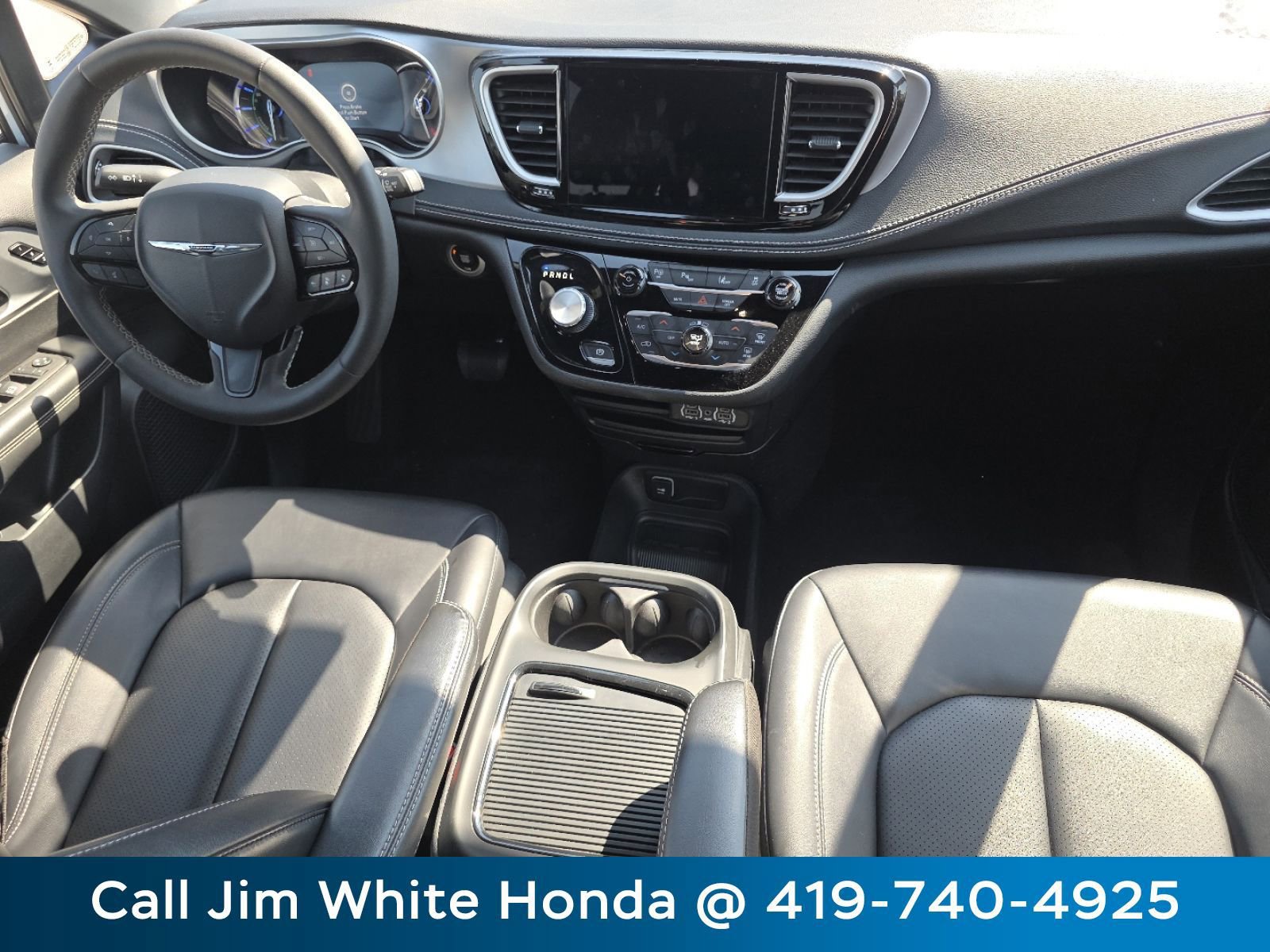 Used 2024 Chrysler Pacifica Limited FWD image 22