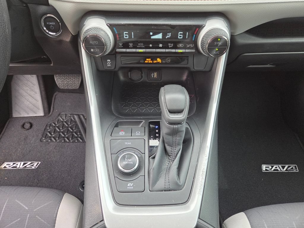 Certified 2025 Toyota RAV4 XLE AWD/4WD image 28