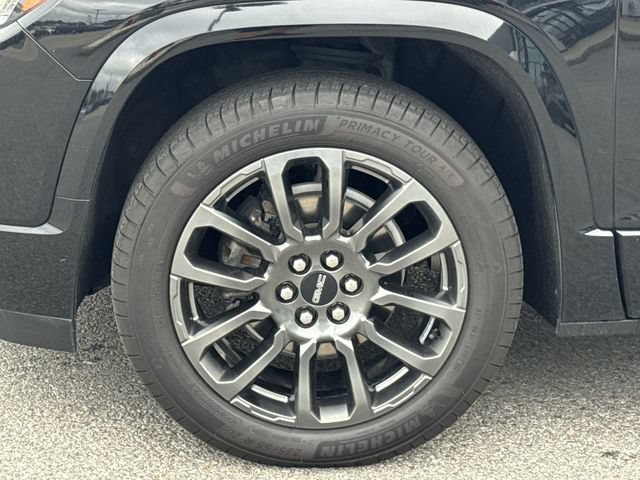 Used 2023 GMC Acadia Denali w/ Black Diamond Edition FWD image 24