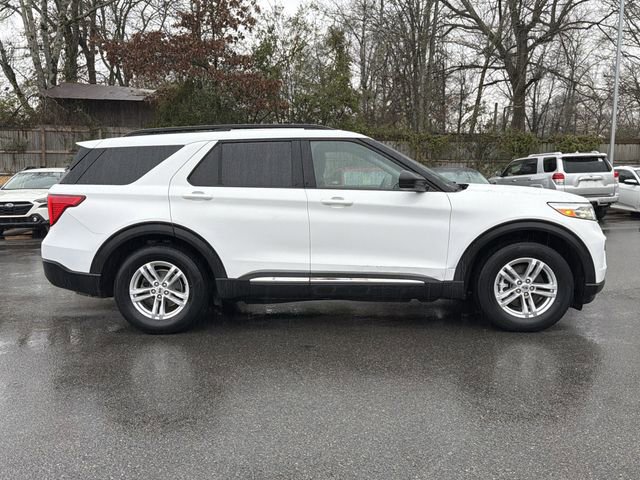 Used 2021 Ford Explorer XLT image 2