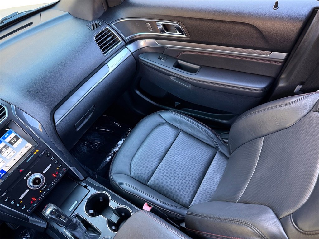 Used 2019 Ford Explorer Sport image 17