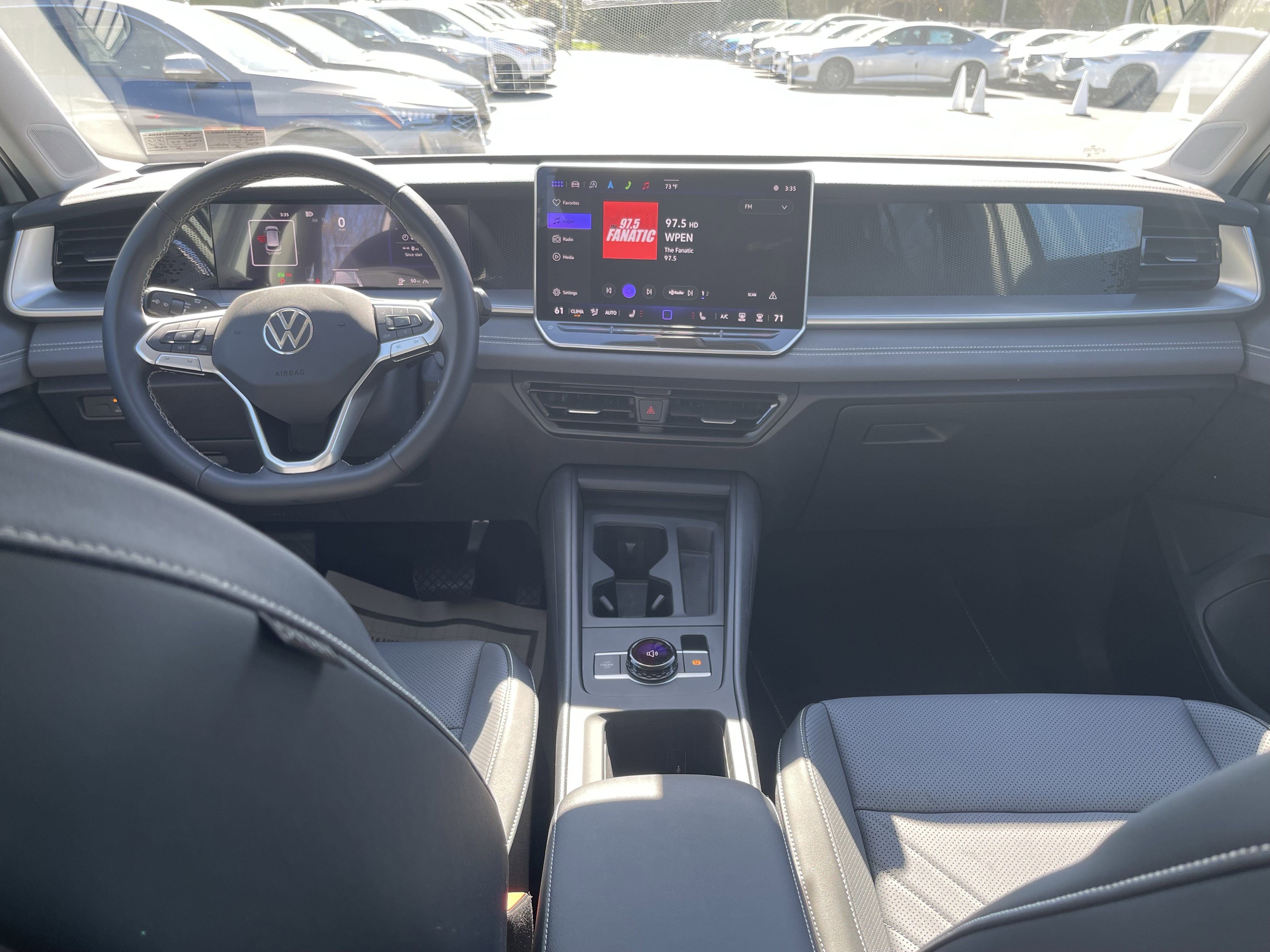 Used 2025 Volkswagen Tiguan SE image 13