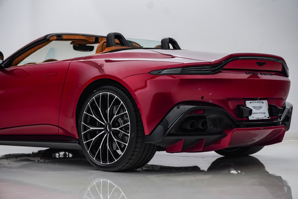 Used 2023 Aston Martin V8 Vantage Roadster RWD image 13