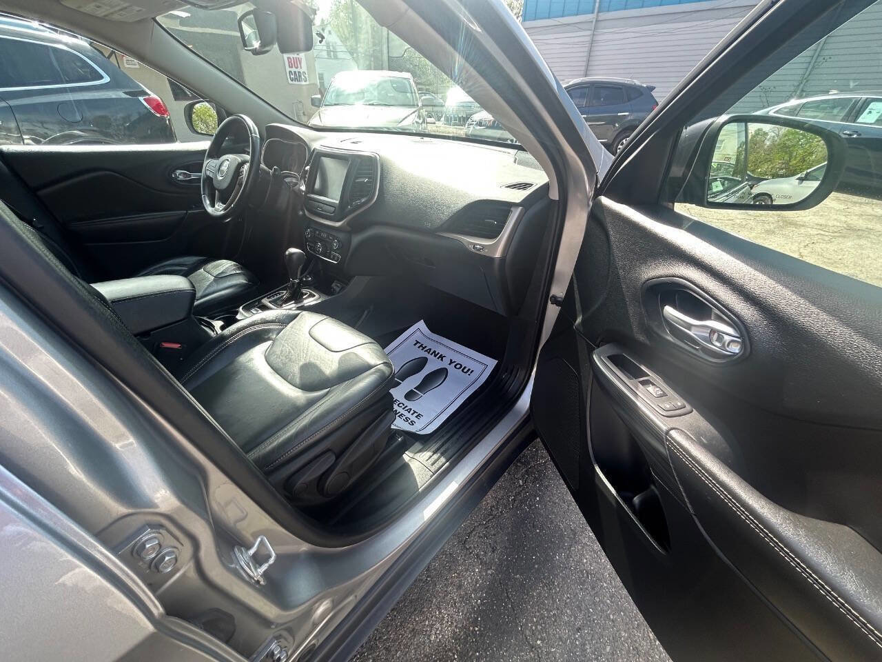 Used 2016 Jeep Cherokee Limited w/ Luxury Group image 9