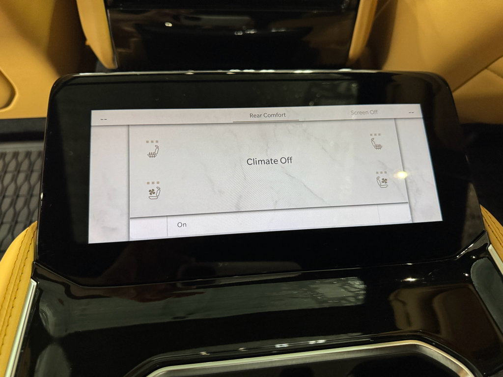 Used 2022 Jeep Grand Wagoneer Series III w/ Rear Seat Video Group 1 image 8