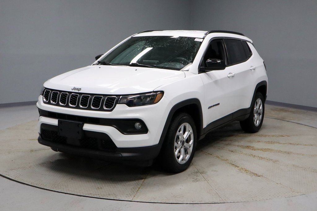 Used 2025 Jeep Compass Latitude image 6