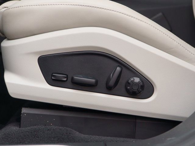 Certified 2025 Porsche Macan Electric image 20