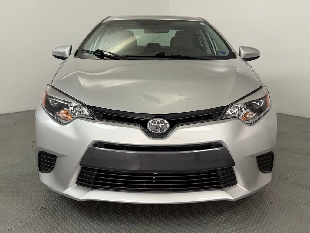 Used 2016 Toyota Corolla LE FWD image 2