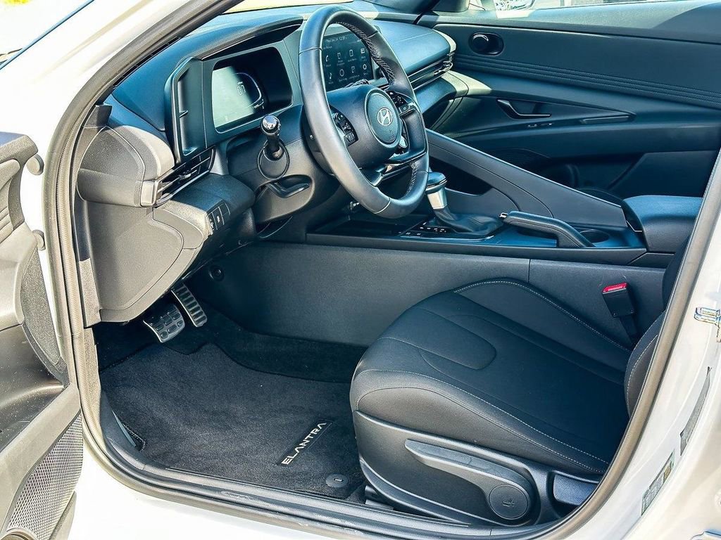 Used 2025 Hyundai Elantra Sport w/ Cargo Package image 13