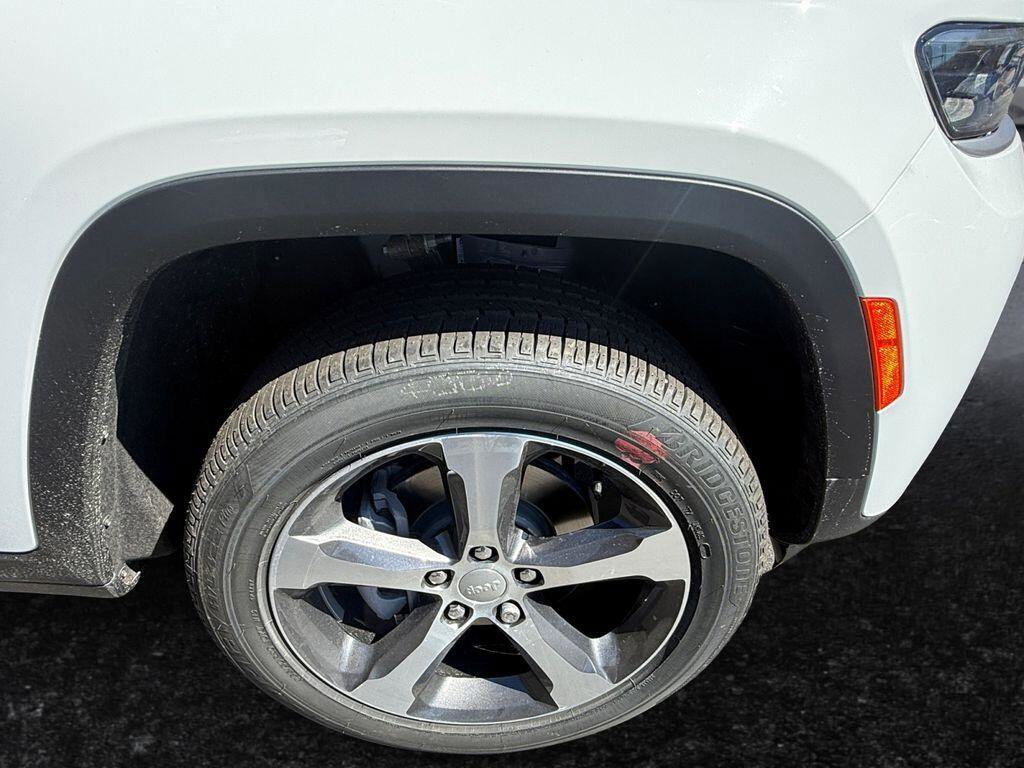 New 2026 Jeep Grand Cherokee Limited AWD/4WD image 23