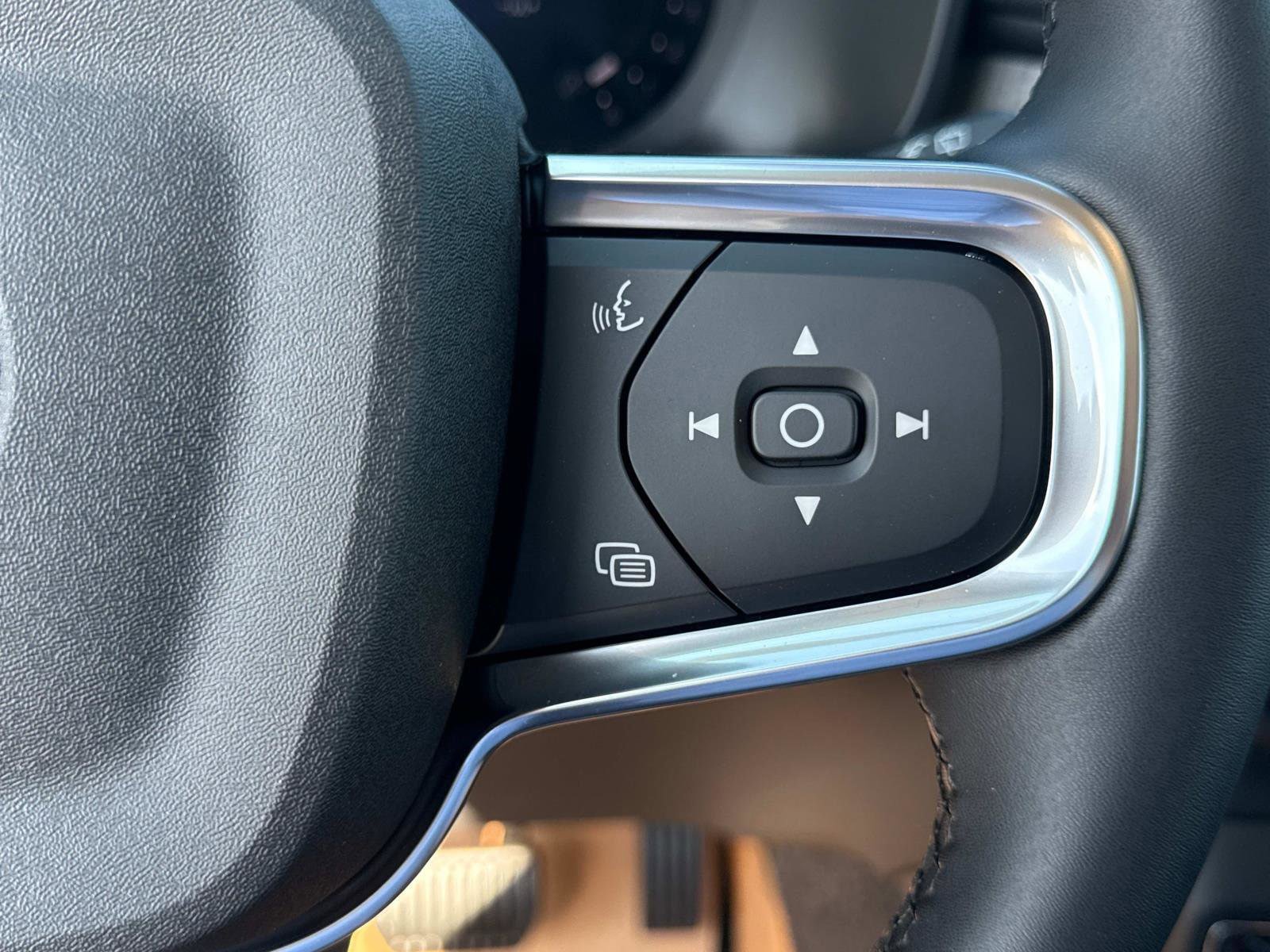 New 2026 Volvo XC40 B5 Ultra w/ Climate Package AWD/4WD image 27