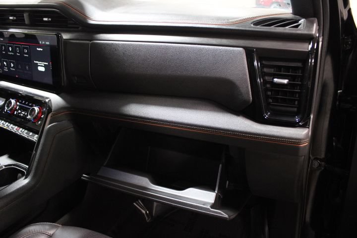 Used 2024 GMC Sierra 1500 AT4 w/ Technology Package AWD/4WD image 28