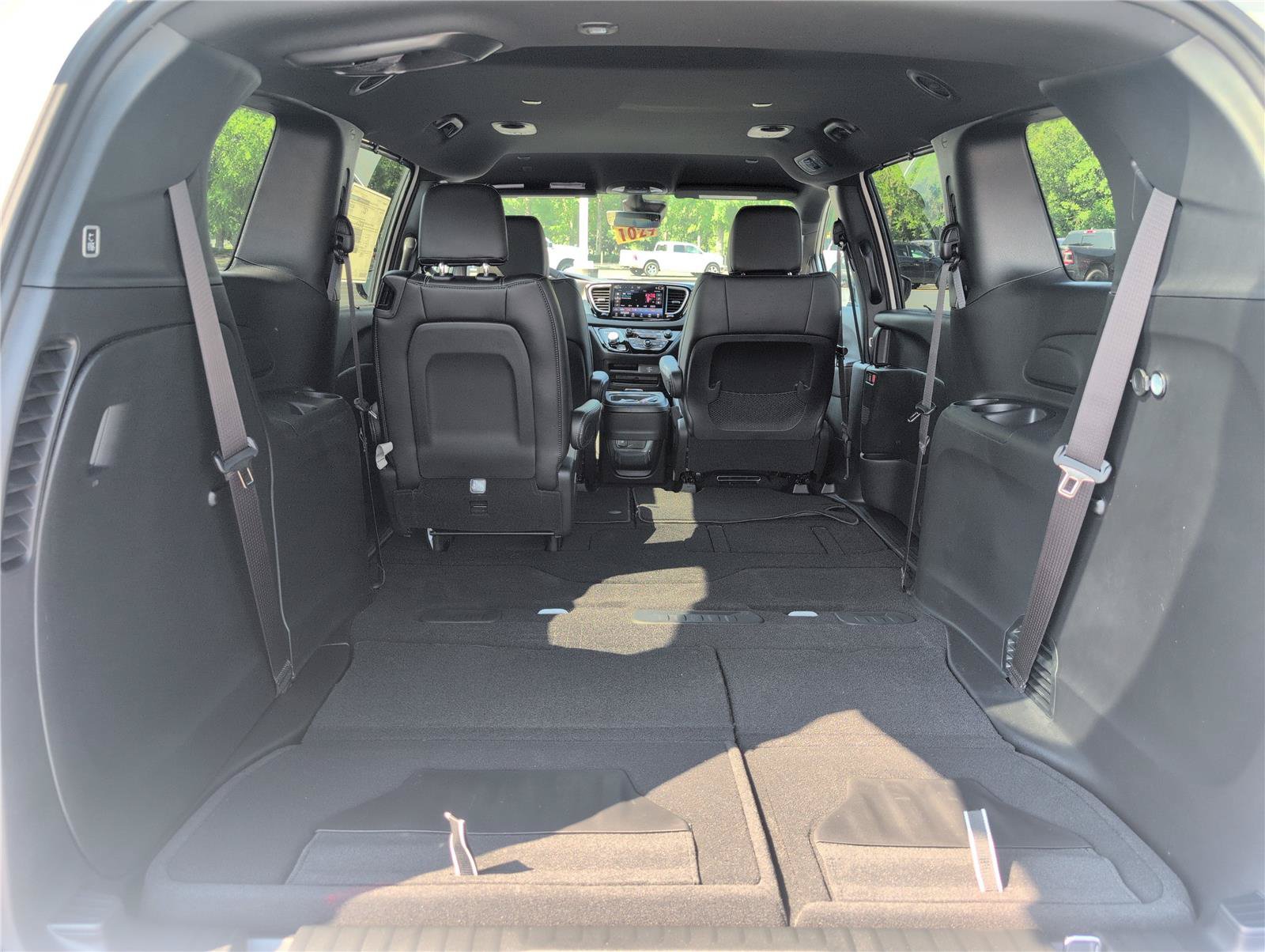 New 2027 Chrysler Pacifica LX FWD image 5