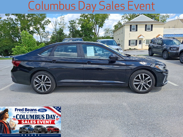 Used 2025 Volkswagen Jetta SE FWD image 12