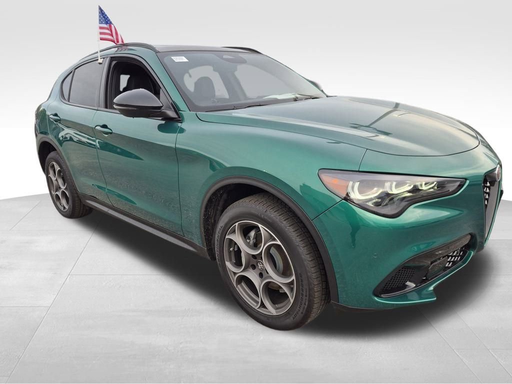 New 2025 Alfa Romeo Stelvio Sprint w/ Convenience Package image 5
