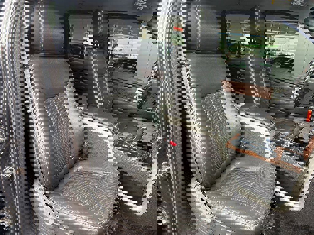 Used 2013 Ford F150 Lariat w/ Luxury Equipment Group image 10