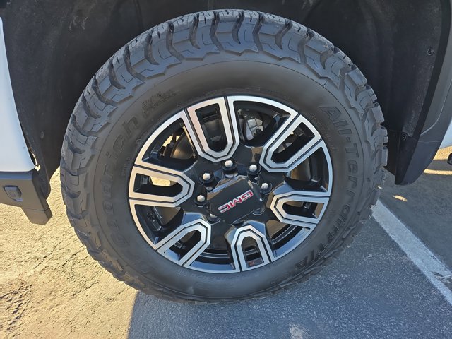 Used 2022 GMC Sierra 2500 AT4 w/ AT4 Premium Plus Package image 3