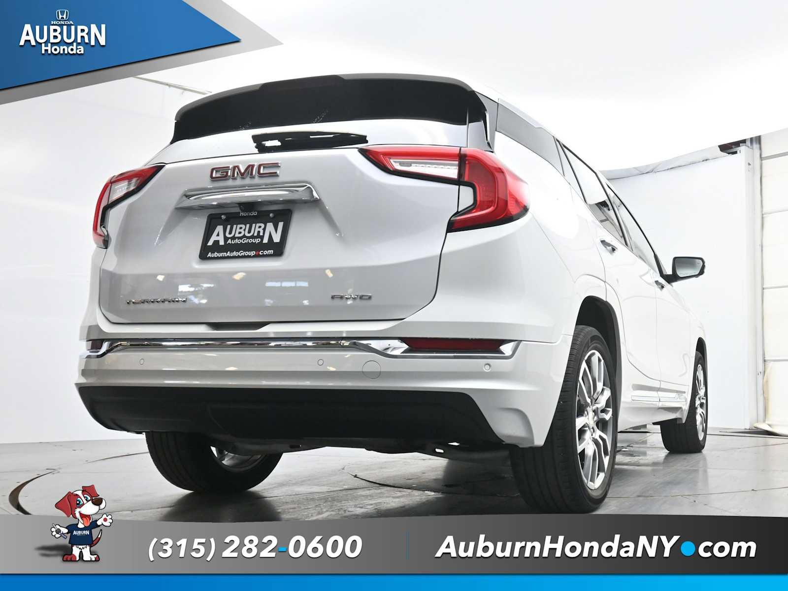 Used 2022 GMC Terrain Denali w/ Denali Premium Package AWD/4WD image 25