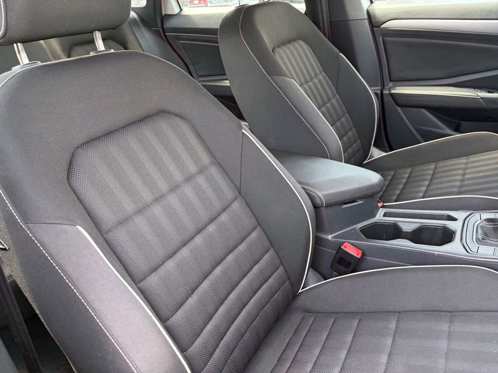 Certified 2024 Volkswagen Jetta Sport FWD image 27