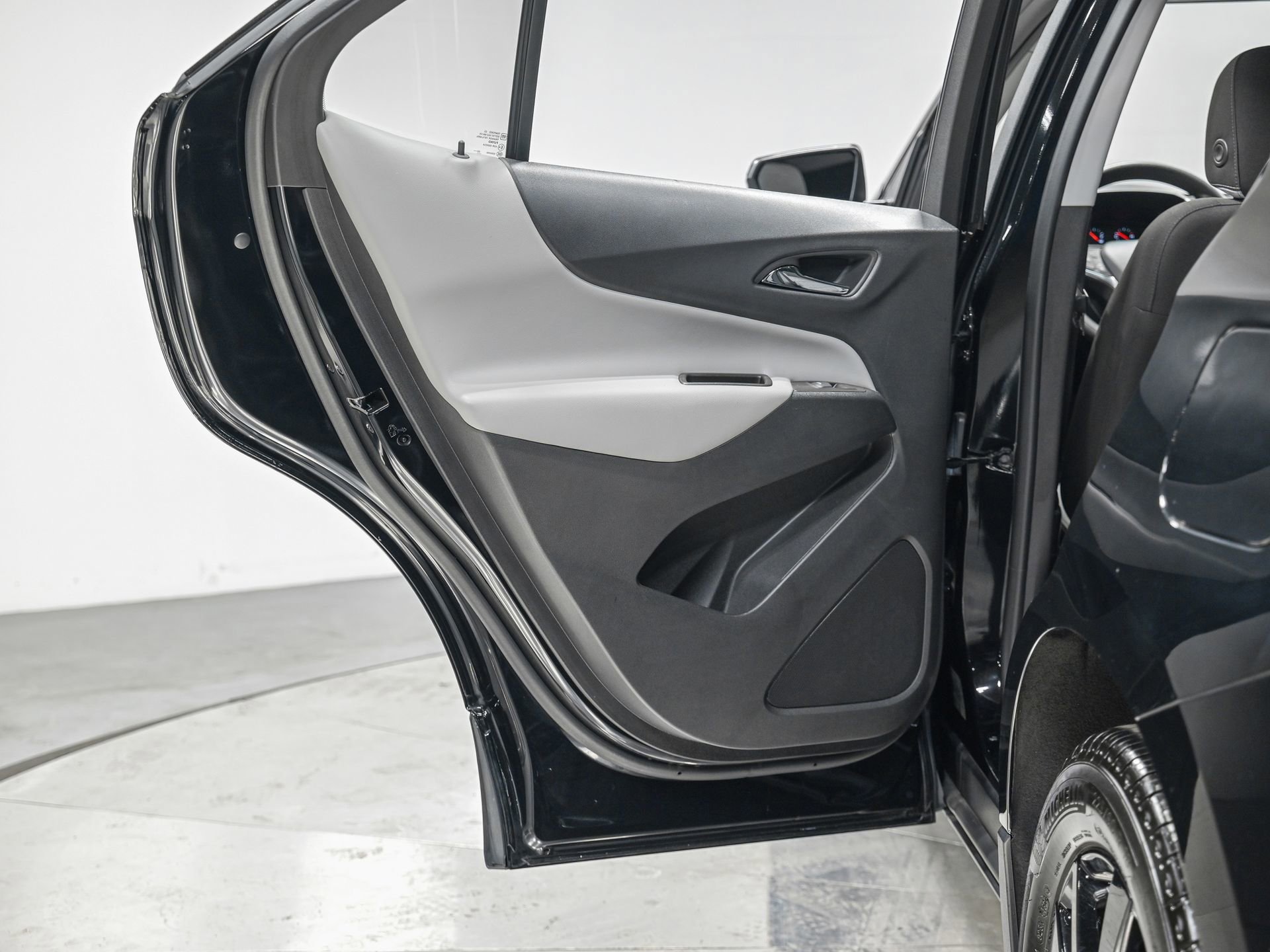 Used 2023 Chevrolet Equinox LS w/ Midnight Edition image 26