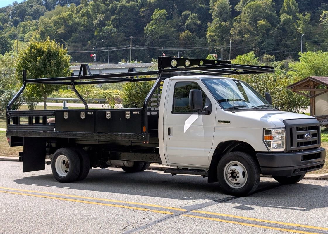 Used 2019 Ford E-450 and Econoline 450 Super Duty w/ Power Windows & Locks Group
