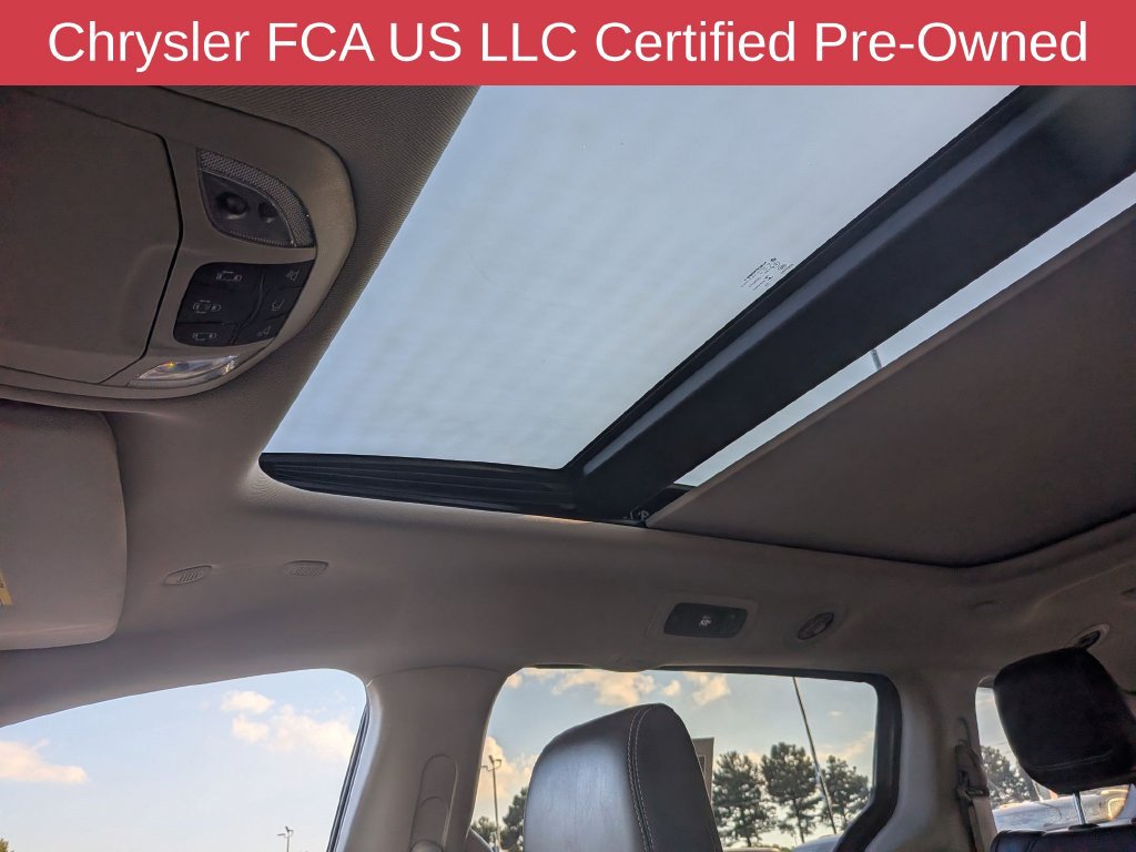 Used 2023 Chrysler Pacifica Limited FWD image 33
